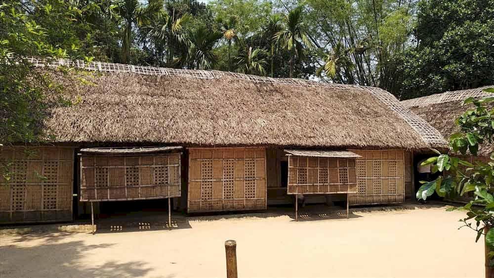 Ngôi nhà tranh mái lá 5 gian